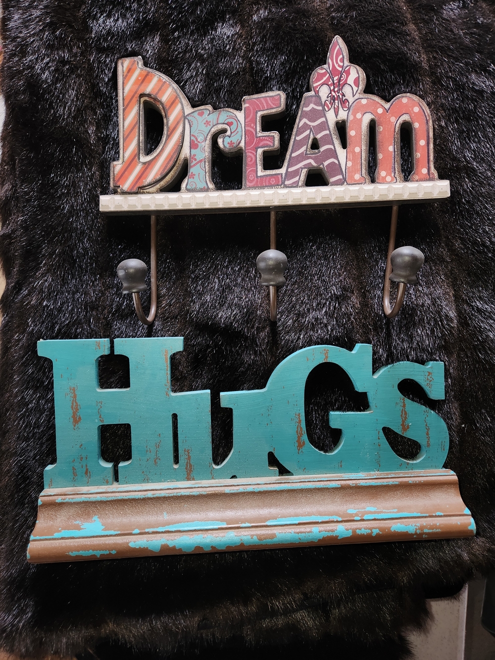 Hobby Lobby Teal "Hugs" and Multicolor "Dream" Wall Hook Set